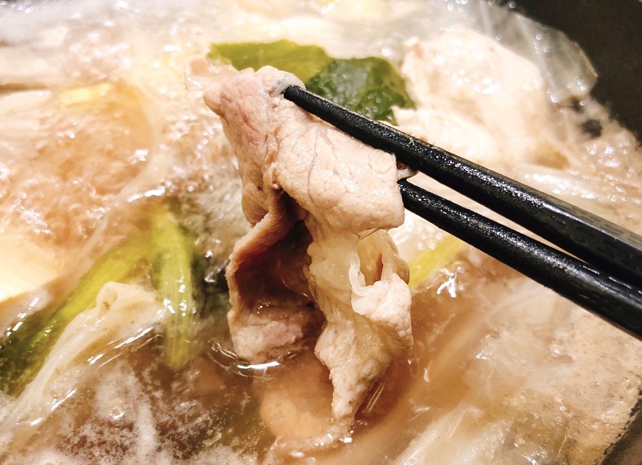 【桃園 樸食鍋物 PU SHI】低調藏身大樓文青鍋物。三小時熬煮湯頭搭配有機菜盤、新鮮食材