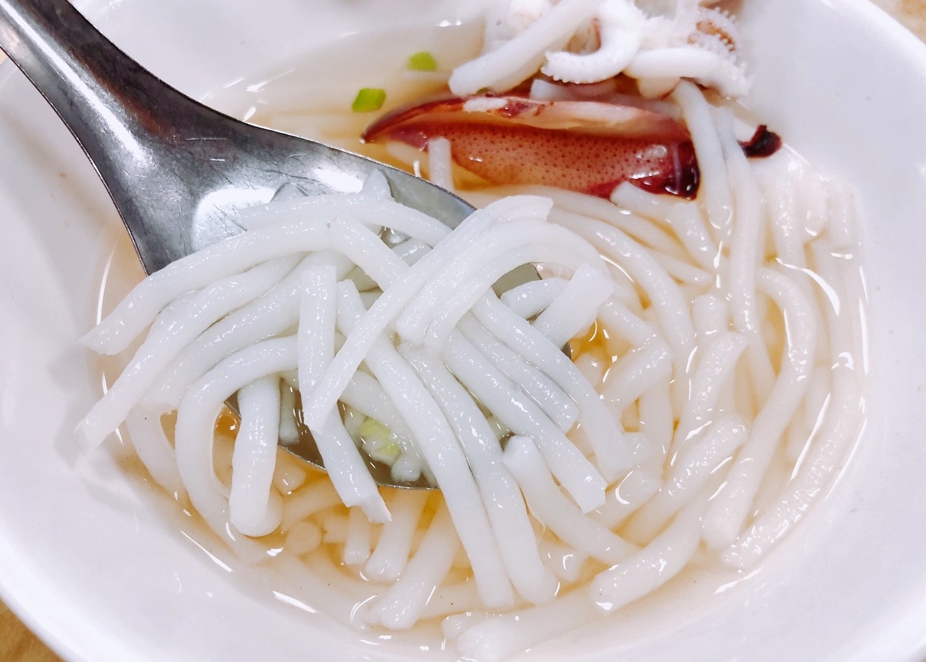 【台南 在地人傳統早餐】觀光客也來嚐鮮「阿堂鹹粥」、創立83年的「葉家小卷米粉」