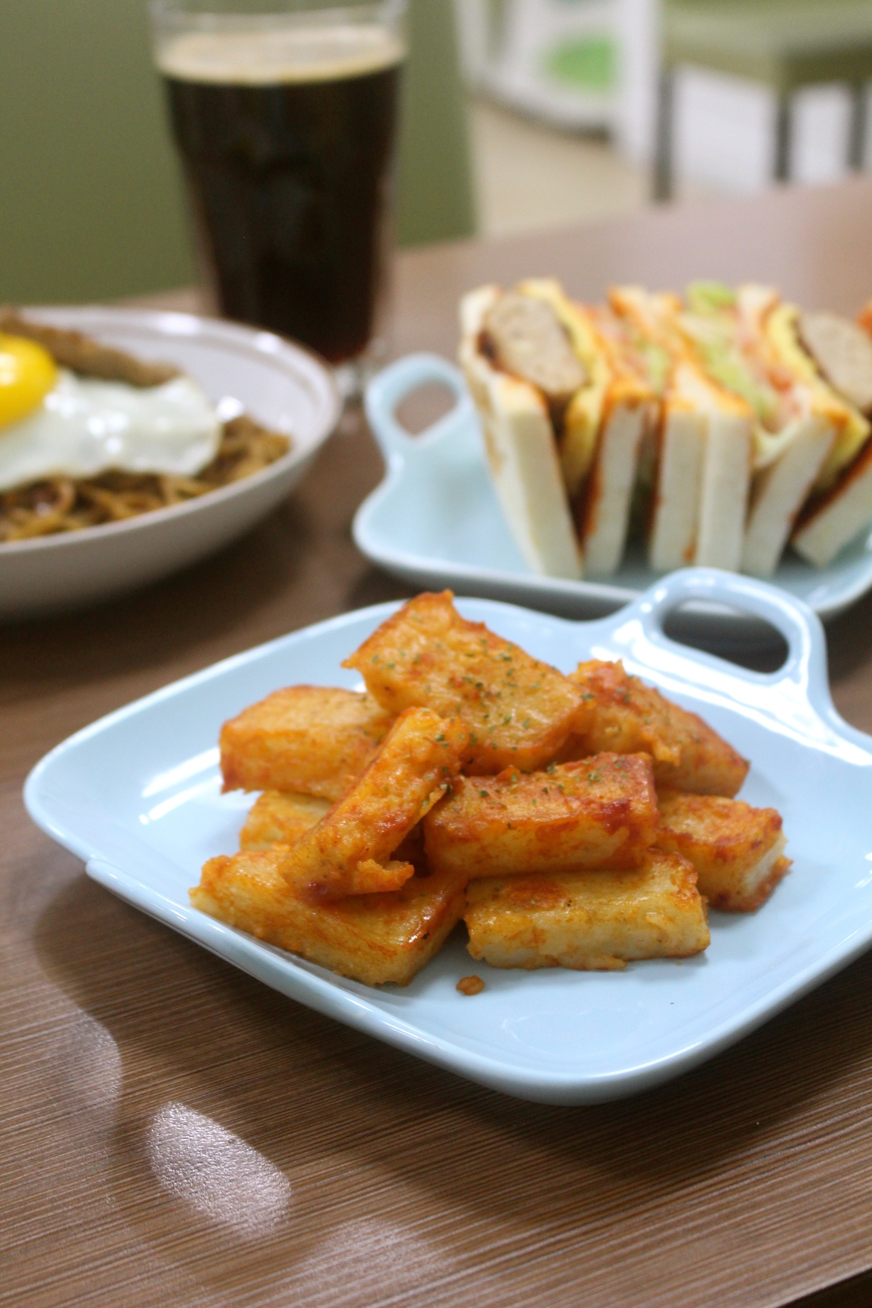 【桃園 歐巴碳烤吐司】早餐店出現韓式水梨豬排。愛吃“手打漢堡肉排、日式大飯糰”