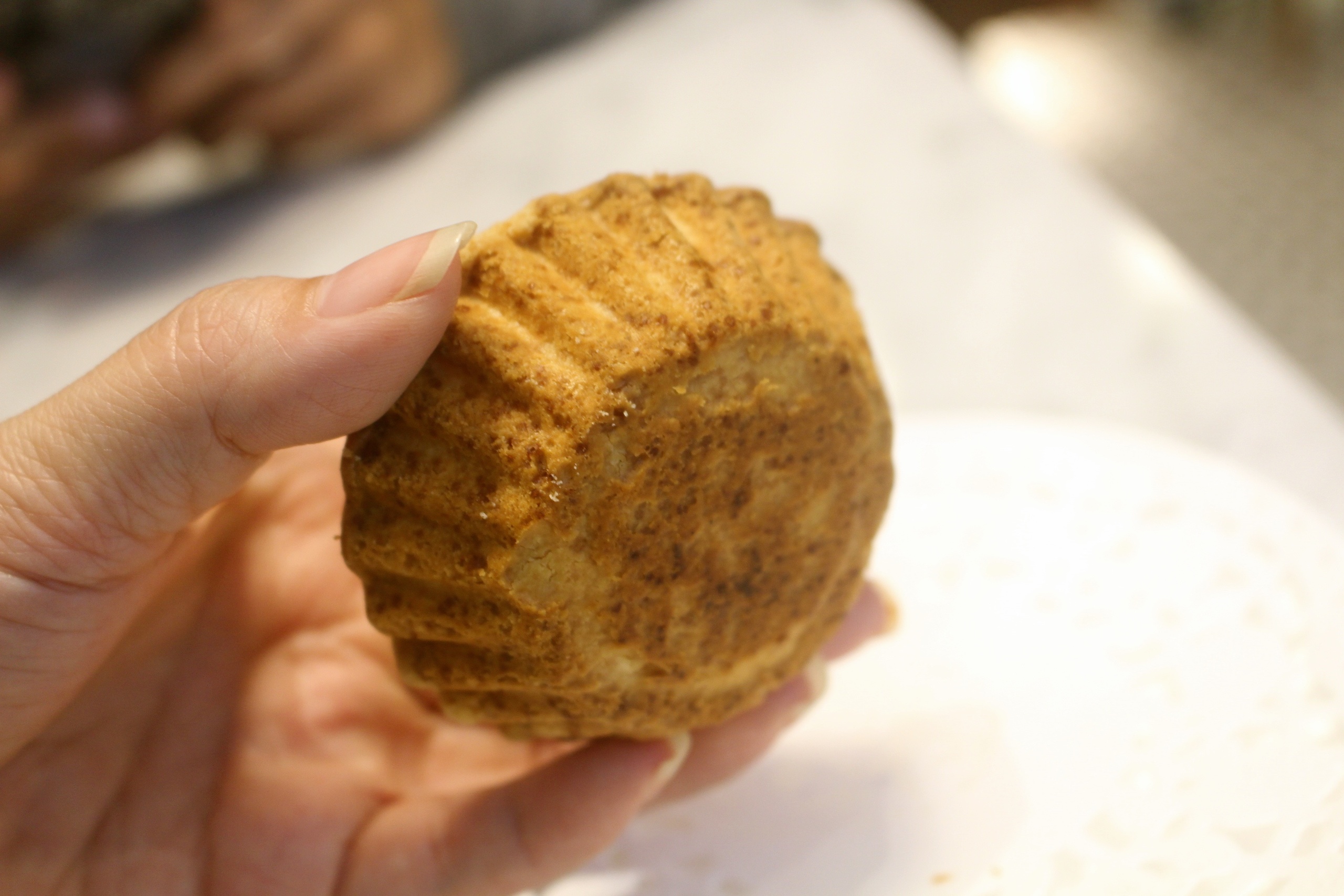 【新北 泰昌餅家】世界最好吃的「皇牌蛋撻」。堅持手工製作2公厘曲奇塔皮鬆化好吃