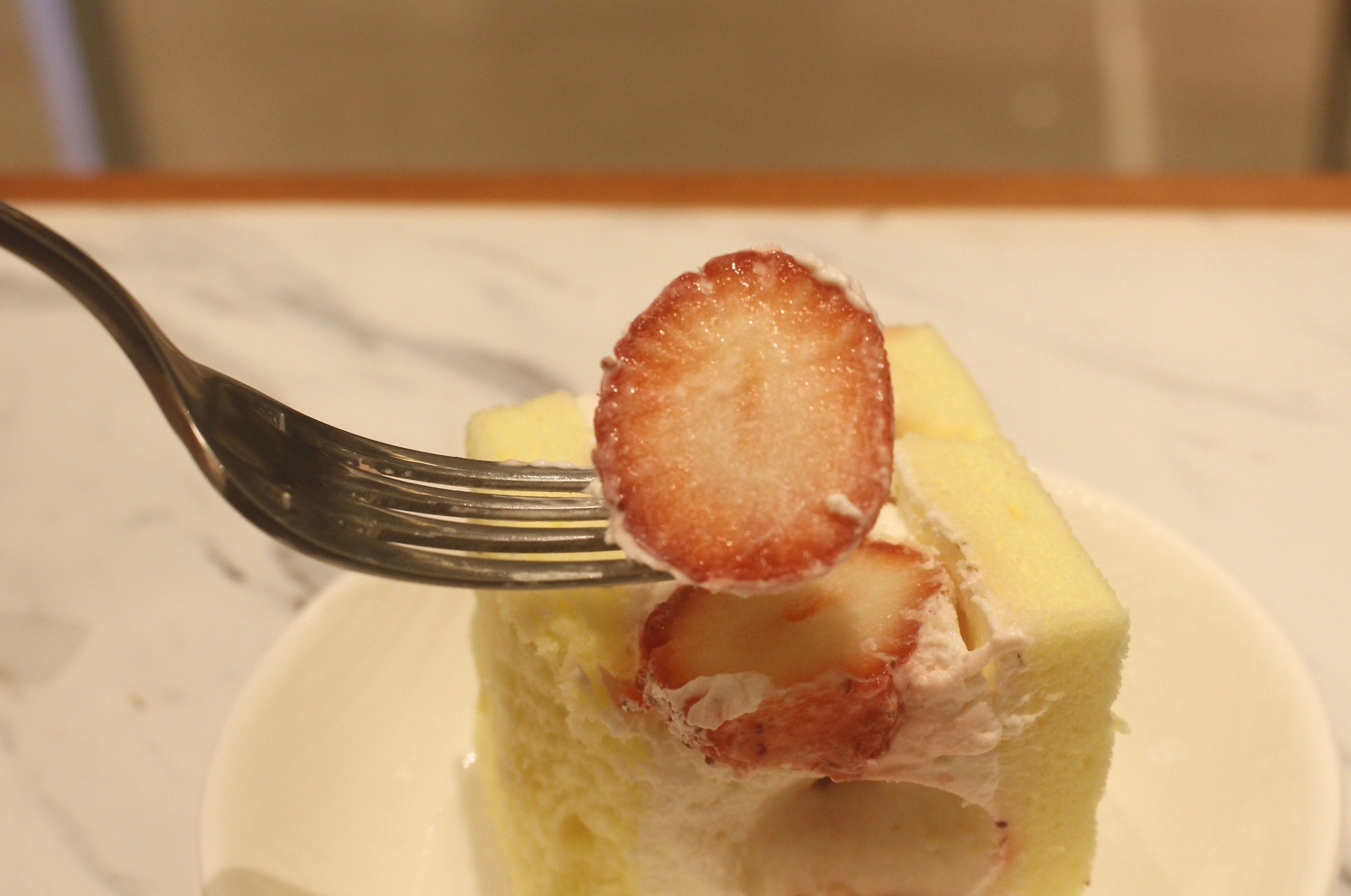 【台北 la vie bonbon】微風南山2樓日本夢幻甜點。讓人幸福的「英式查佛蛋糕」
