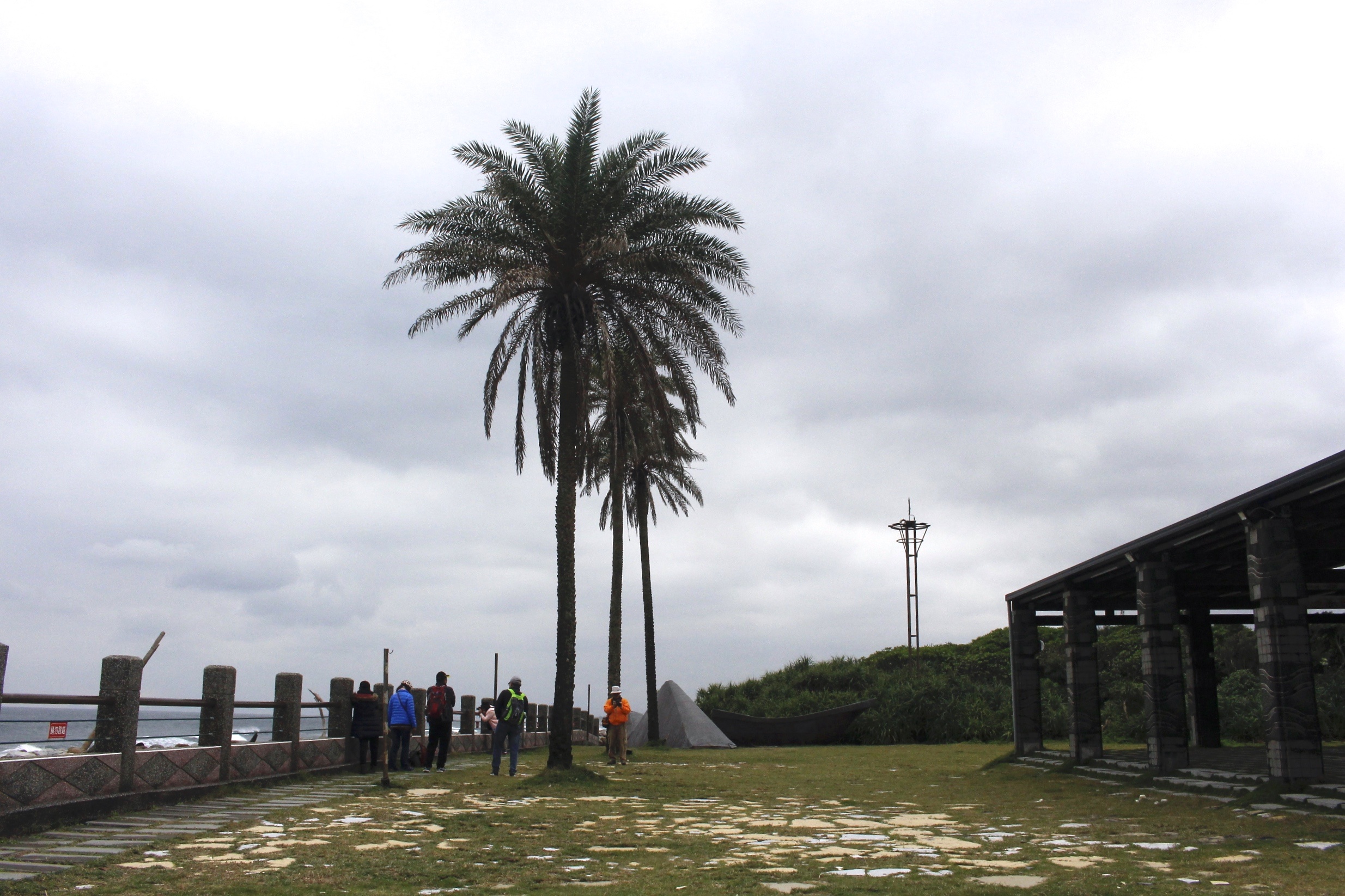 【宜蘭 濱海森林公園】海邊廢墟拍照點「八角瞭望台」。360度零死角欣賞美景!!