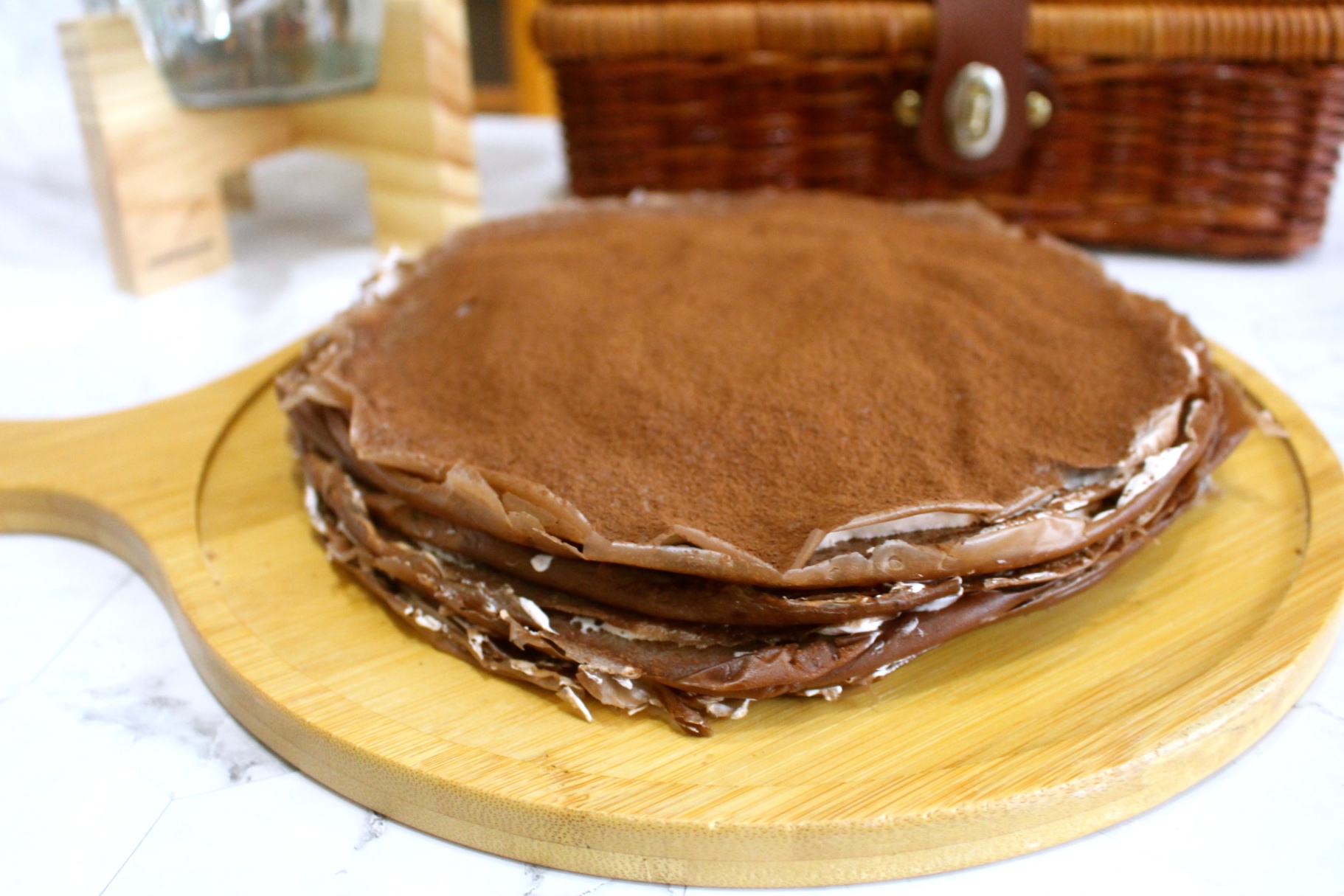 【烘焙 巧克力千層蛋糕】不用烤箱也能做甜點？烘焙新手也大成功、餅皮還能捲成可麗餅喔。