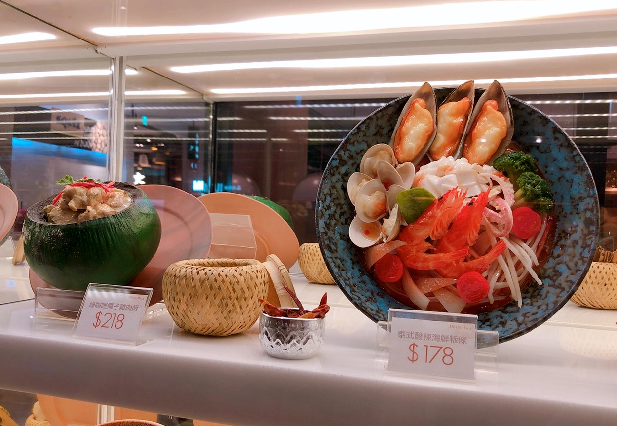 【桃園 Thai.bo 泰飽】大江美食街-泰式飯包。霸氣水果殼當成碗.就像一道菜！