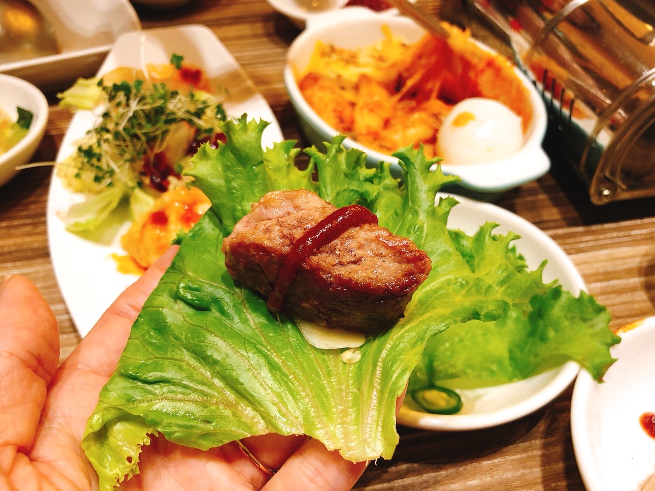 【食 韓食拌樂 bibim】大阪連鎖品牌(三井outlet分店)。韓式小菜無限吃到飽！天冷就是要吃韓國部隊鍋