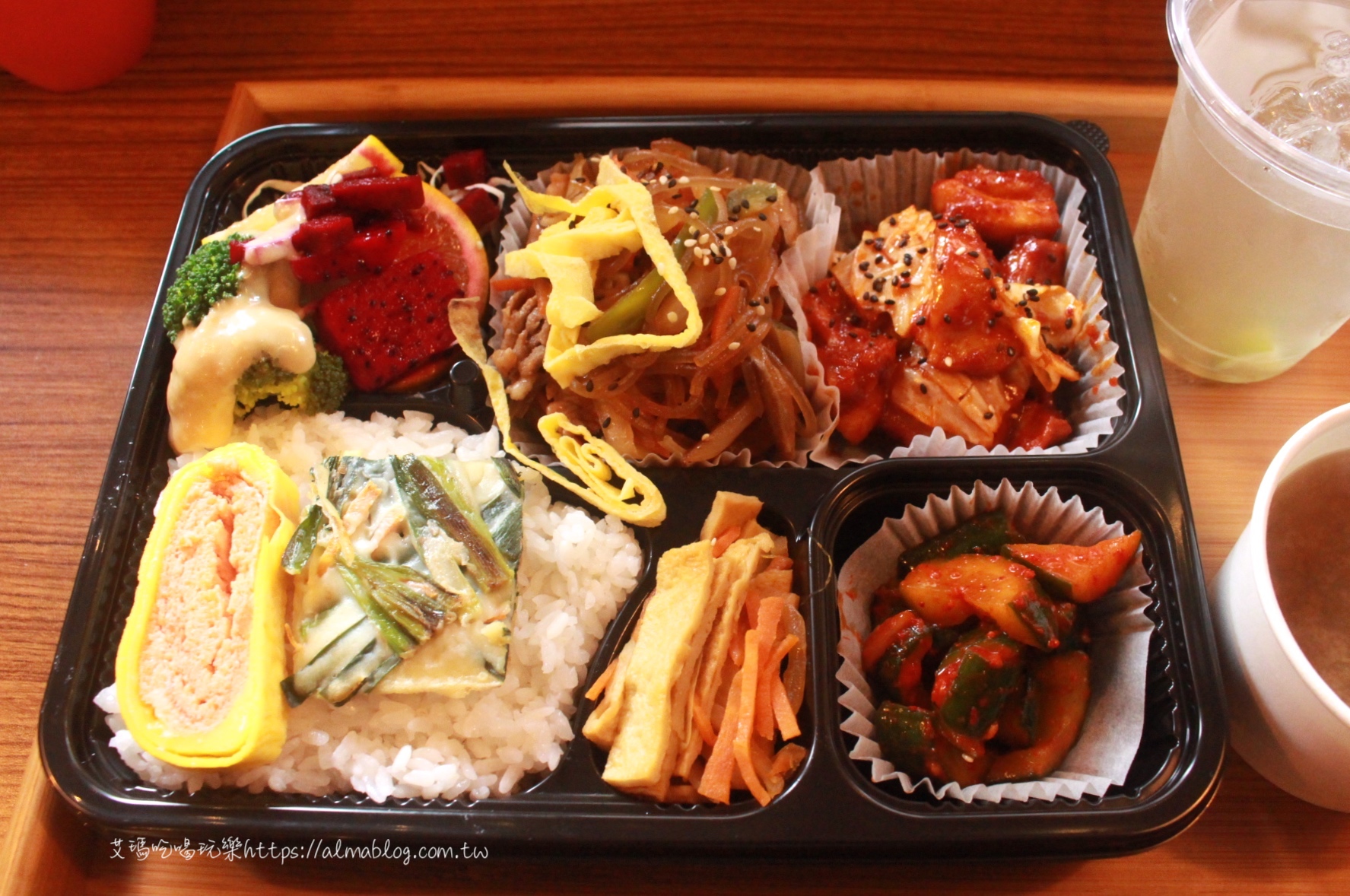 〖Finebox 好食〗韓國女生開的便當店！豪華편리한多達七樣菜．附大醬湯＆手工飲