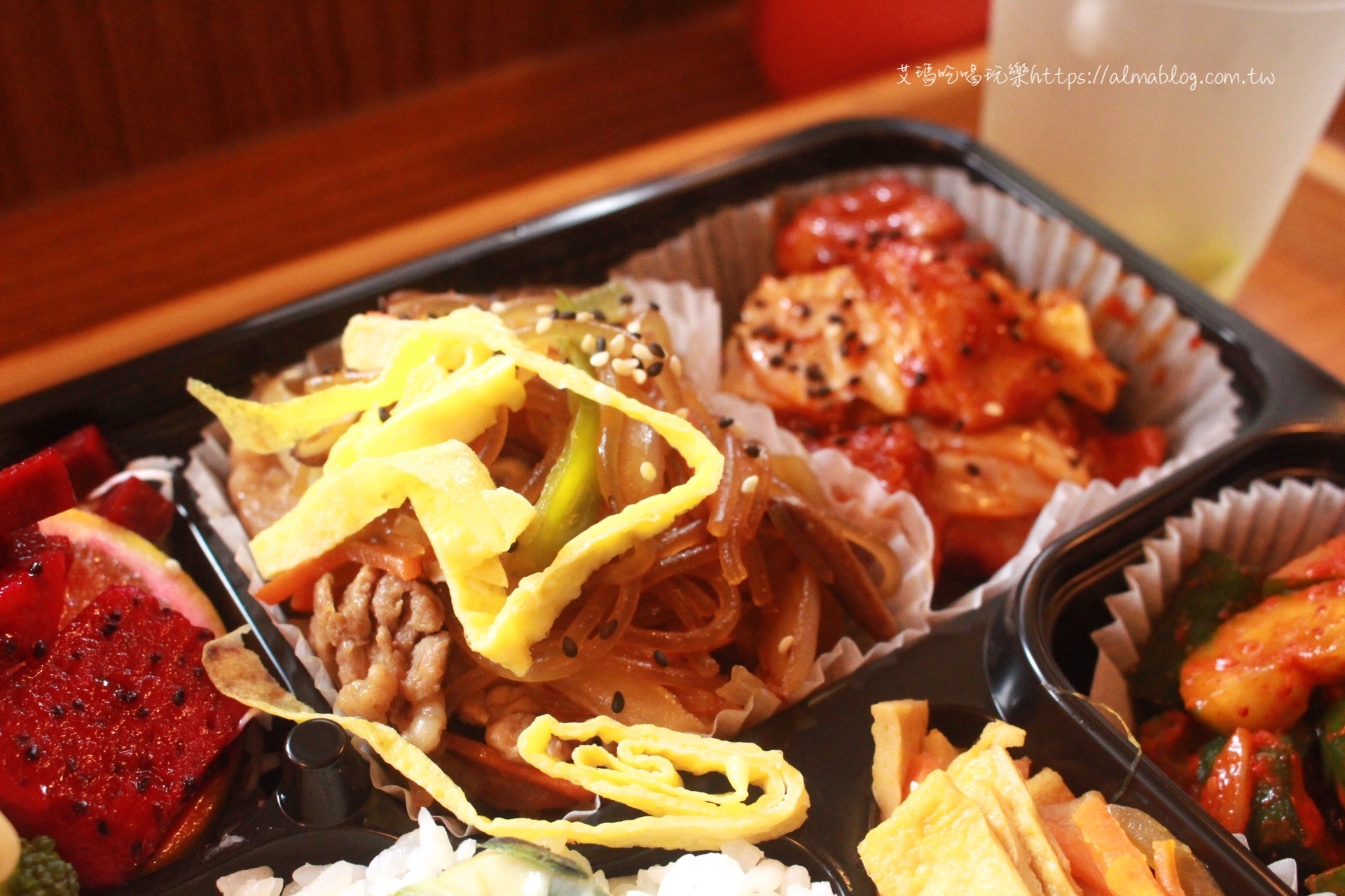 〖Finebox 好食〗韓國女生開的便當店！豪華편리한多達七樣菜．附大醬湯＆手工飲
